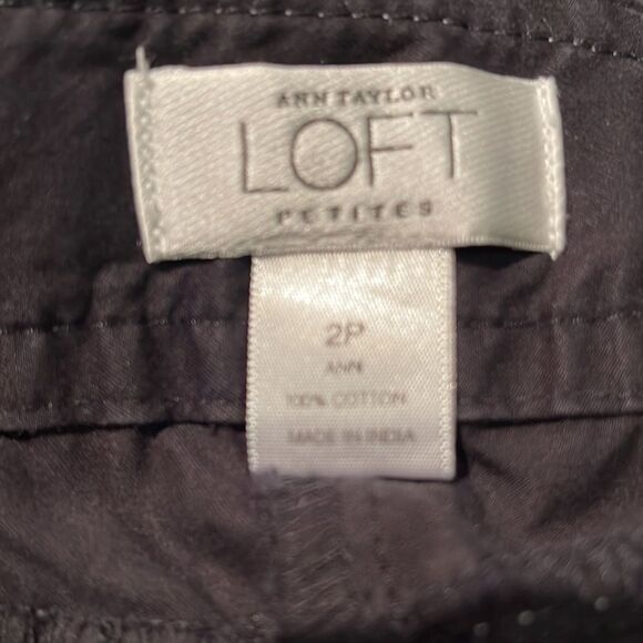 Ann Taylor loft black 100% cotton white topstitched sideseam buckle accent capri - Picture 6 of 6